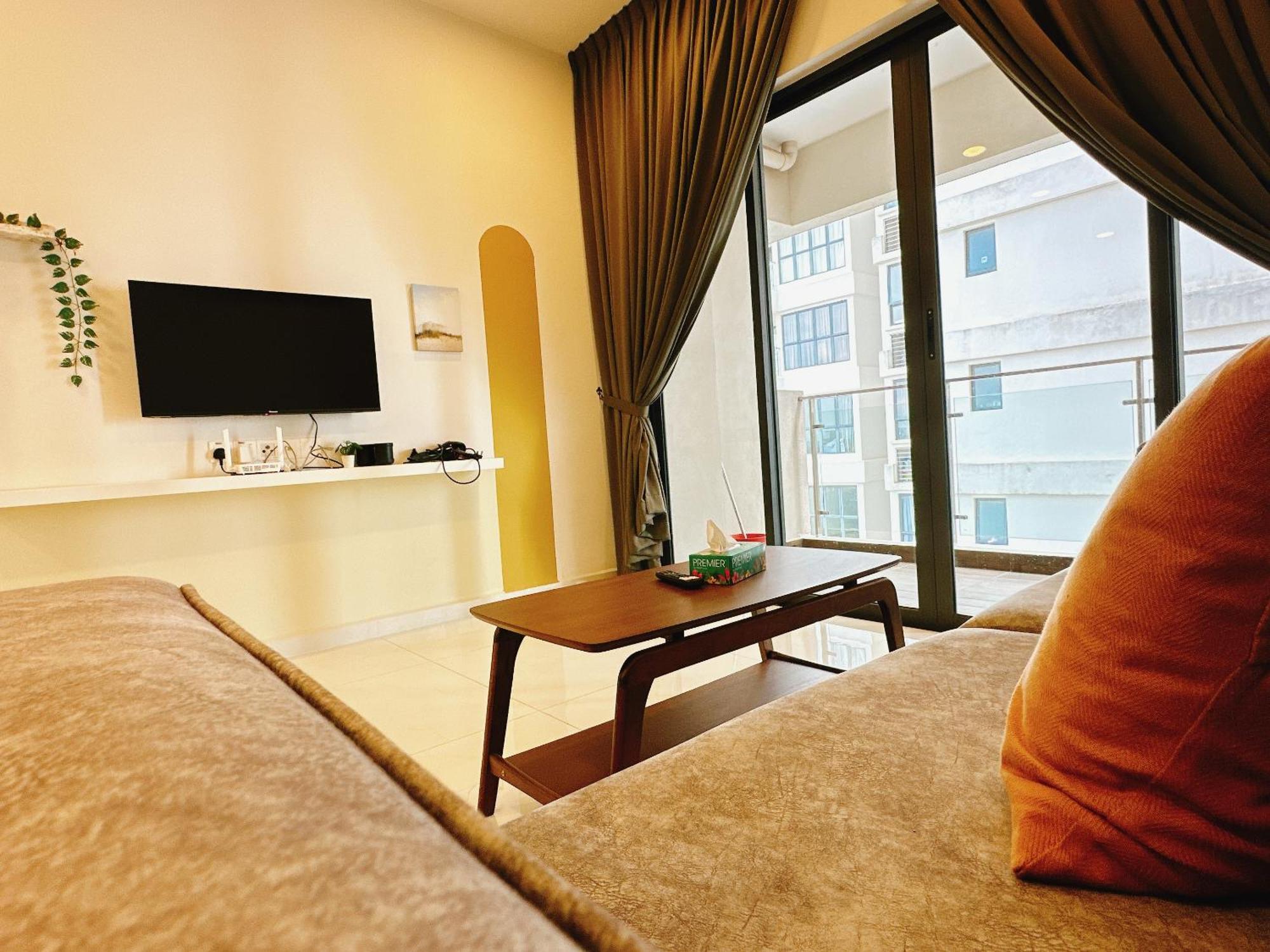 Gyden Staycation #Country Garden Danga Bay Apartemen *