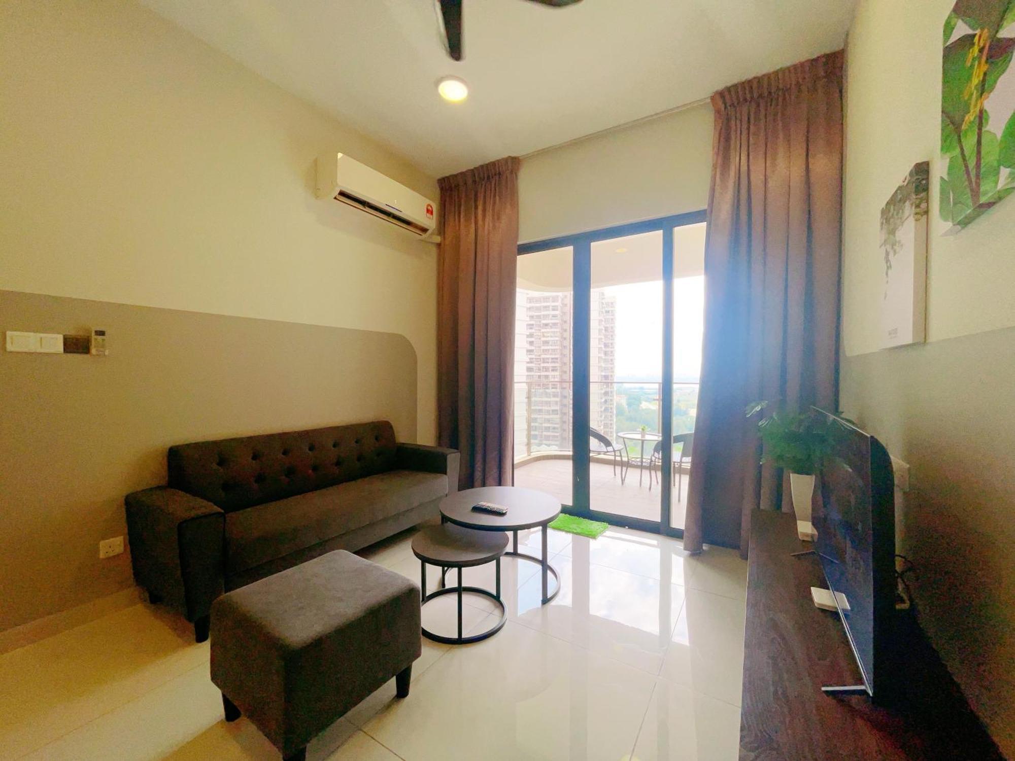 Gyden Staycation #Country Garden Danga Bay Apartemen *