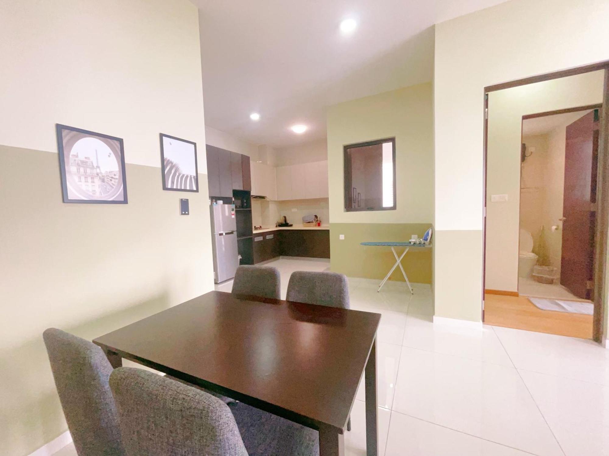 Gyden Staycation #Country Garden Danga Bay Apartemen